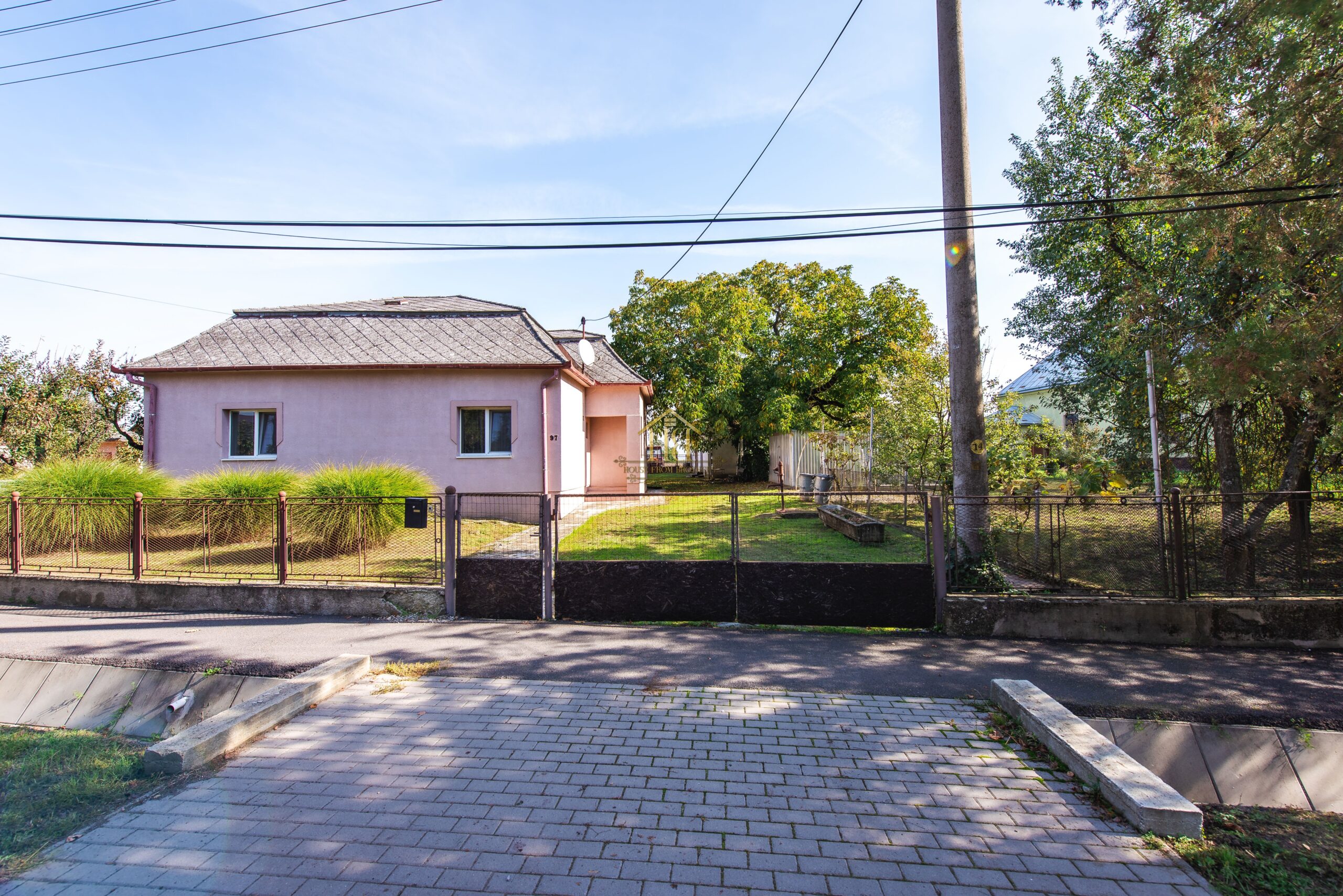 Na predaj rodinný dom v obci Maťovské Vojkovce.